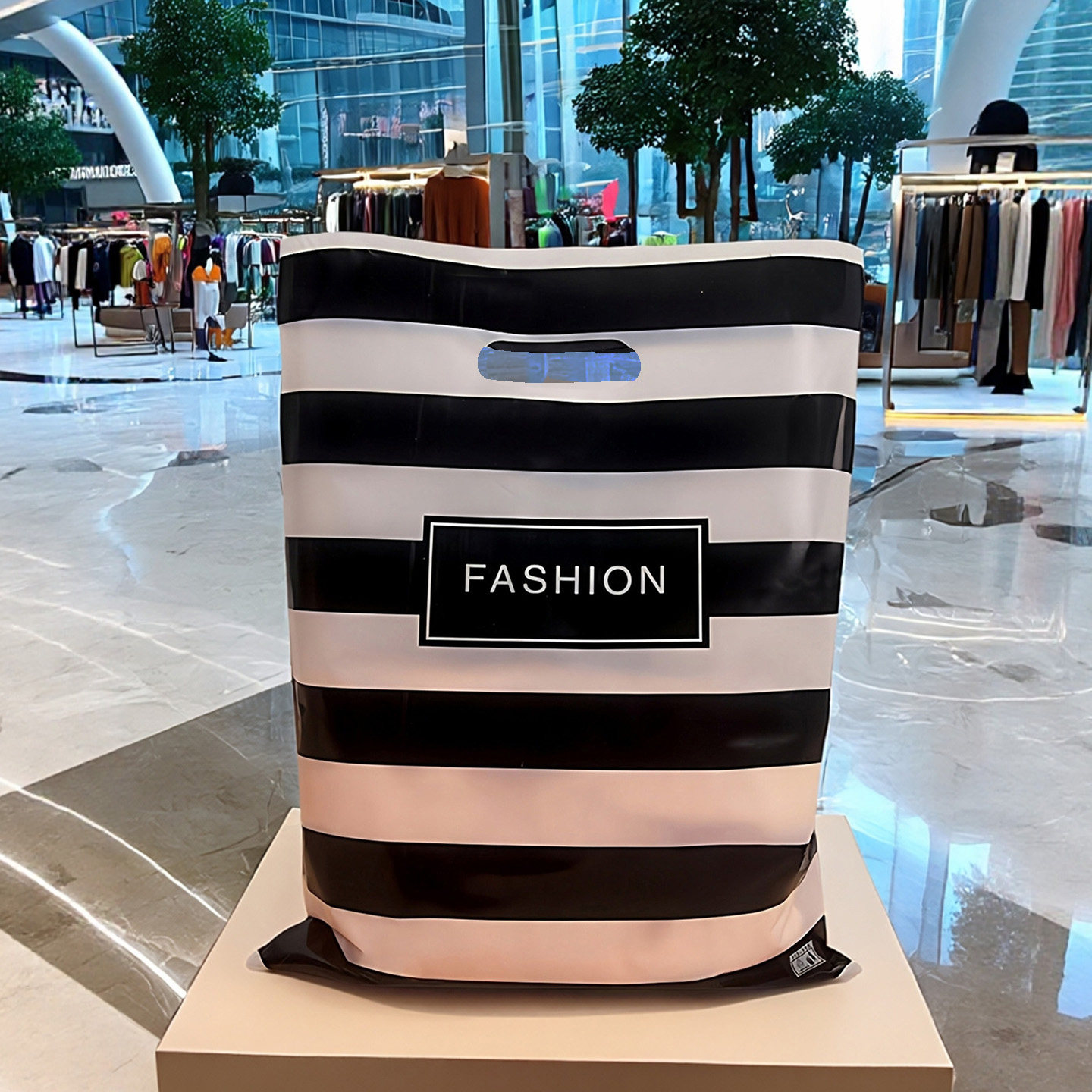 特厚黑色塑料手提礼品袋服装包装