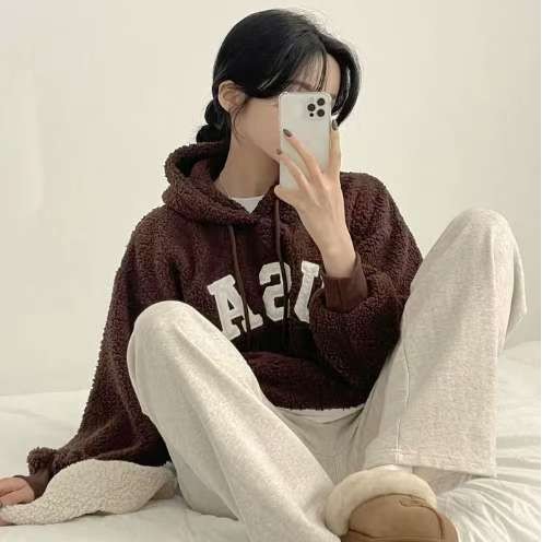 九1202韩国东大门运动户外卫衣区FRILLMOND-8716526百搭冬季简洁