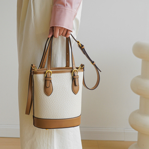 小众设计包包女2023新款时尚撞色手提水桶包百搭大容量单肩通勤包