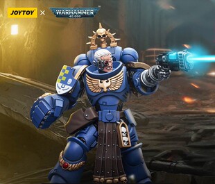 JOYTOY暗源战锤40K极限战士装备动力拳的副官可动兵人模玩礼1:18