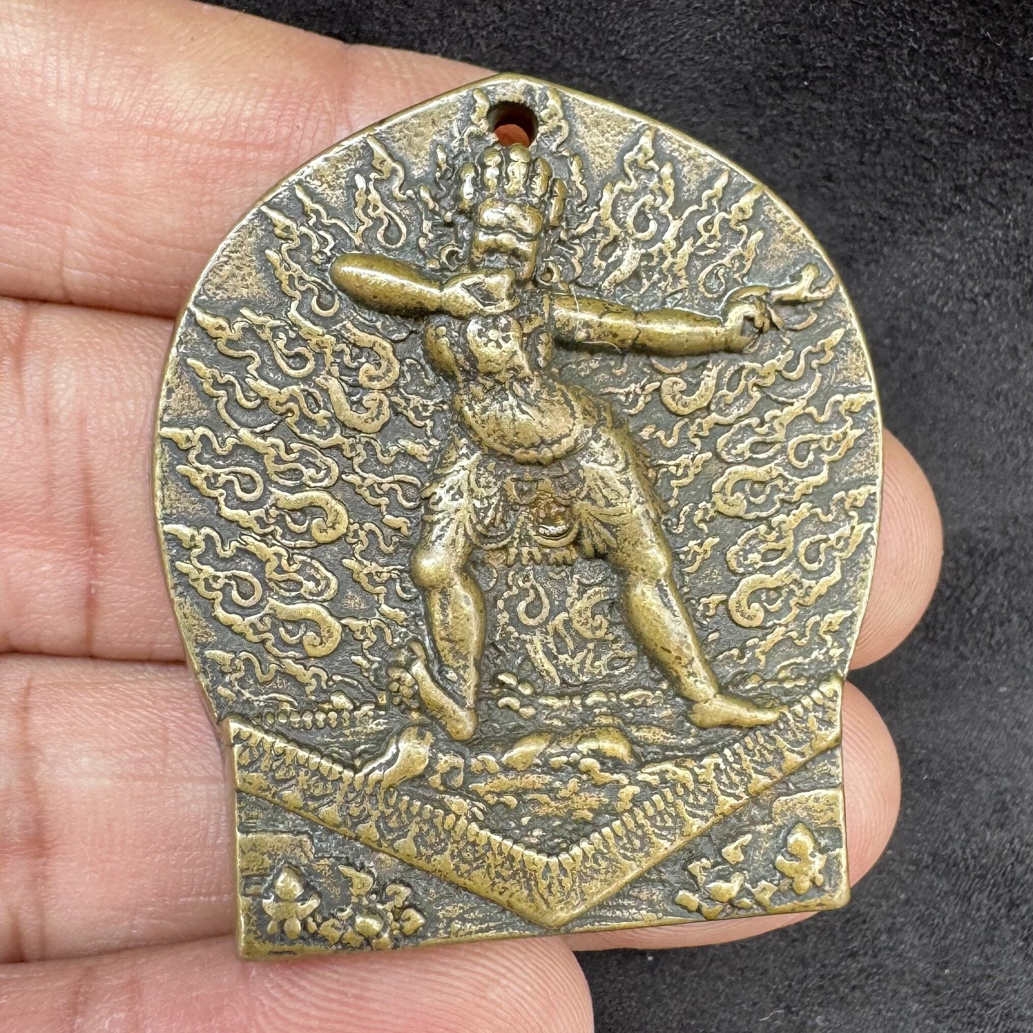 仿古藏式黄铜财神佛牌西藏特色文玩古朴佛像供奉小挂件吊坠