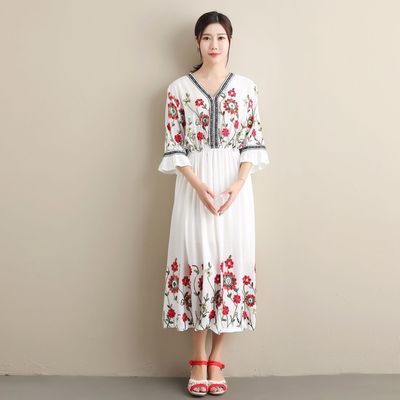 春秋连衣裙复古中国民族风花边麻棉刺绣V领女装草原海边度假长裙