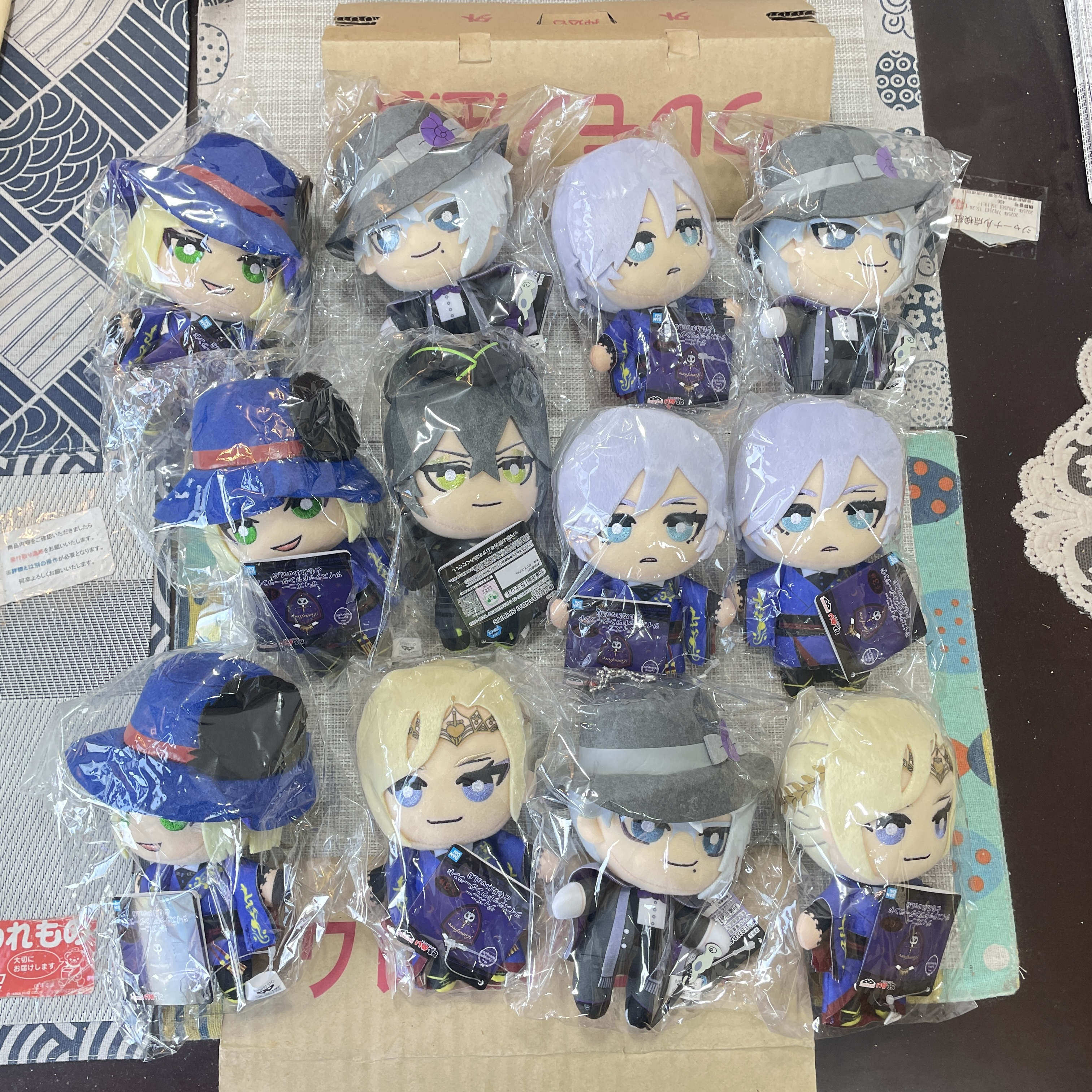 东京店正品扭曲仙境BANDAI万代眼镜厂毛绒景品实验服公仔娃娃努努