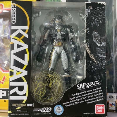 假面骑士金属簇蝗虫万代