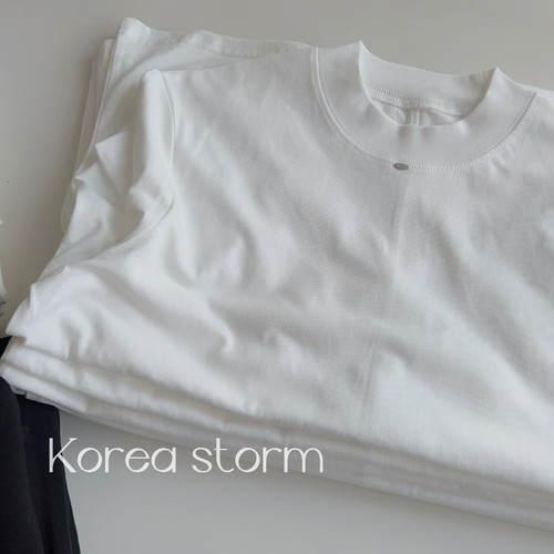 韩国ONE领口小铁标长袖白t