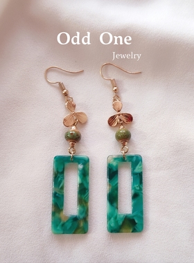 Odd One 复古时尚绿色亚克力方形耳环耳饰