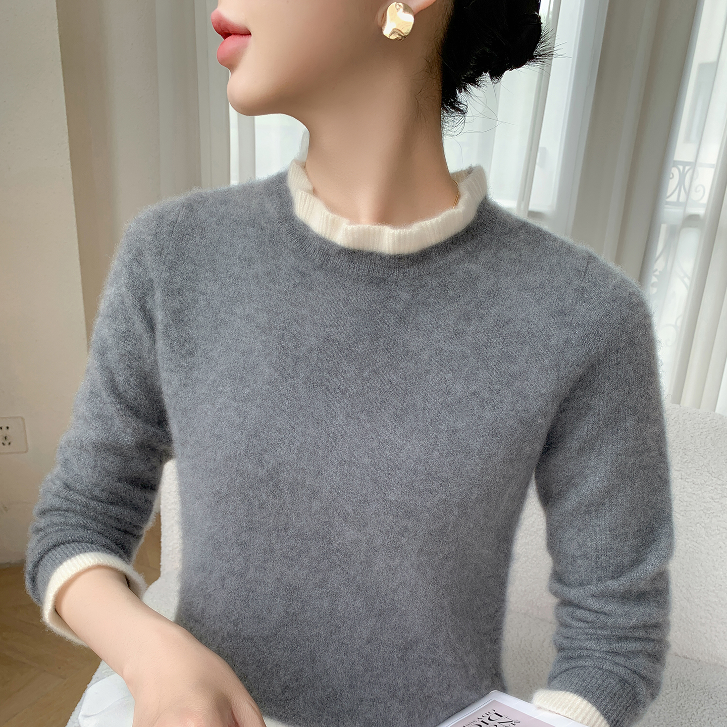 小山羊绒衫木耳边半高领拼色毛衣