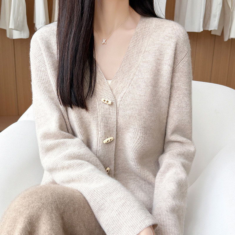 2026秋冬V领100%羊毛开衫女外套