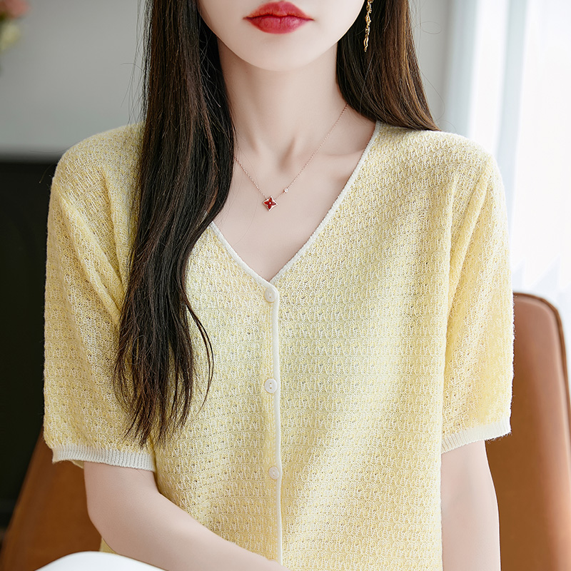 V领拼色精纺羊毛针织短袖开衫女镂空钩花五分袖宽松半袖打底上衣