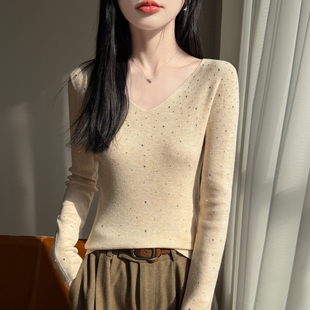 重工镶钻精纺羊毛衫女V领坑条针织长袖毛衣气质显瘦宽松打底上衣