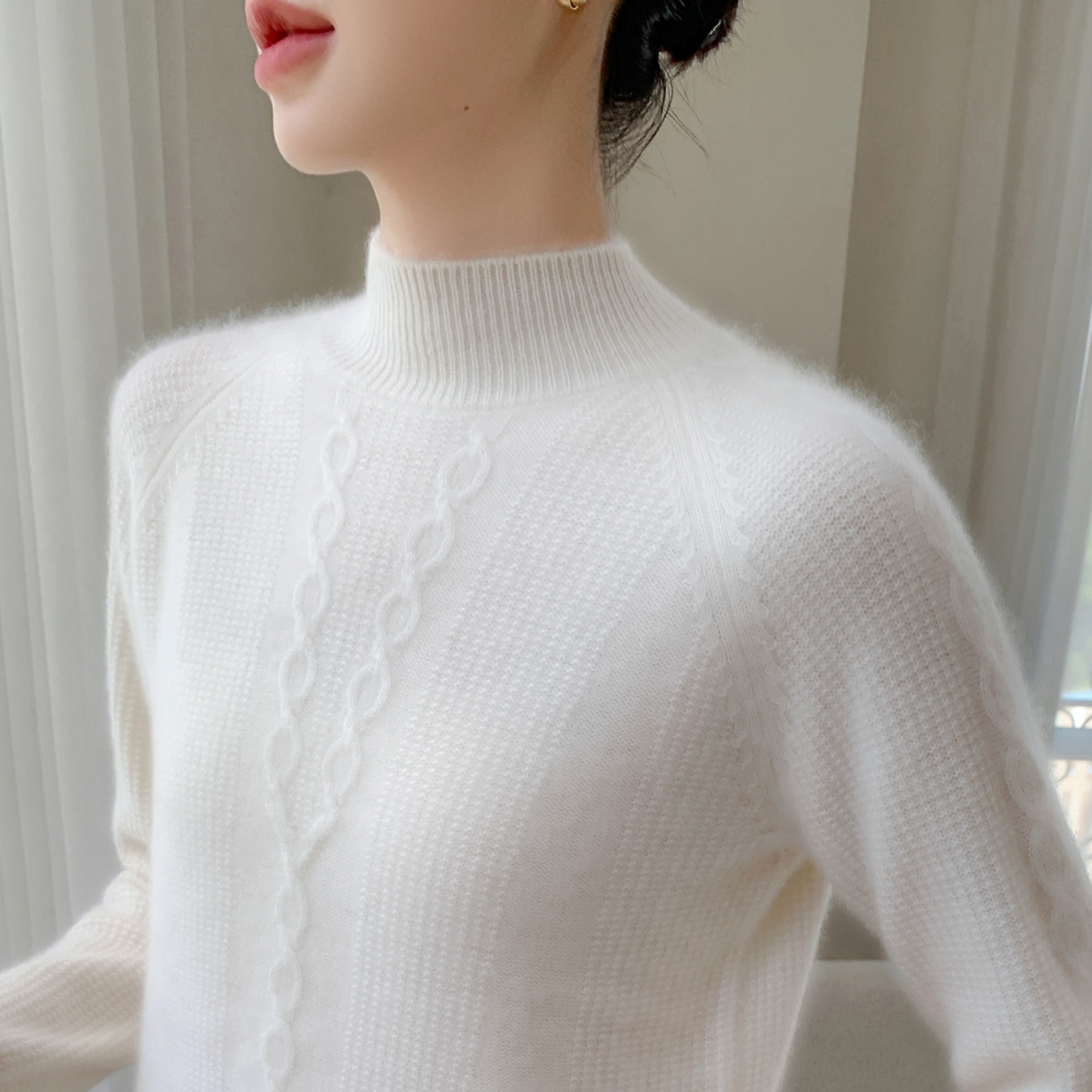 法式轻奢风半高领绞花山羊绒毛衣