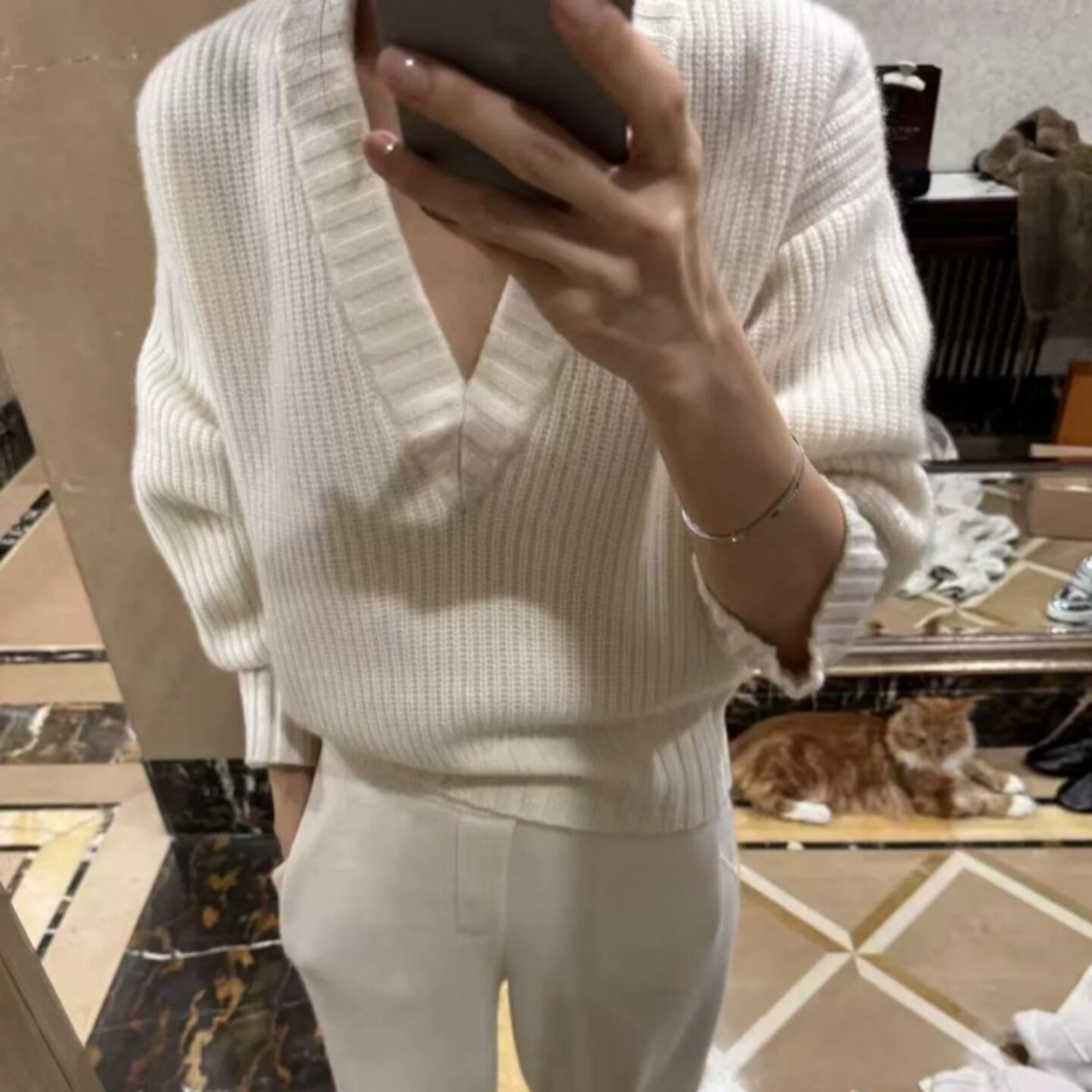 100%羊毛女大V领提花针织衫毛衣