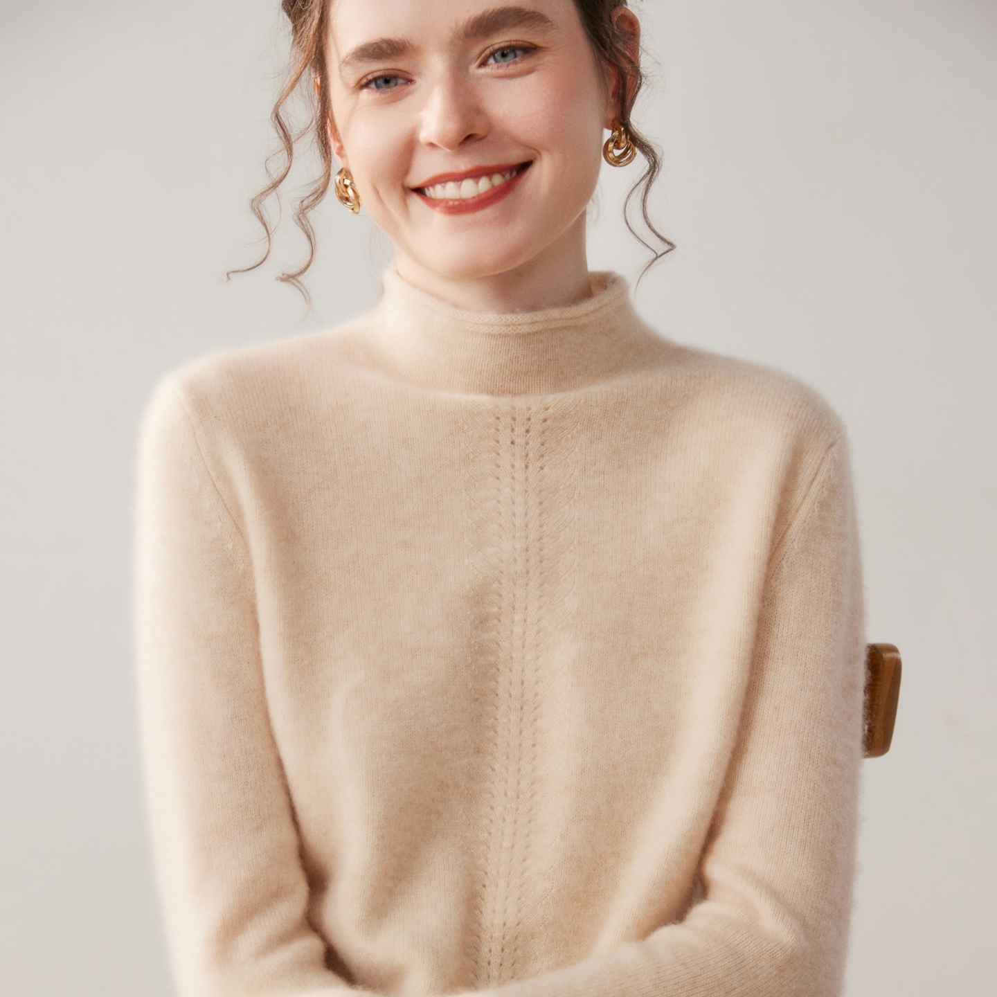 卷边半高领加厚高端山羊绒衫毛衣