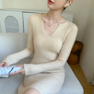 25秋冬半开V领山羊绒衫连衣裙女中长款坑条针织毛衣修身显瘦长裙