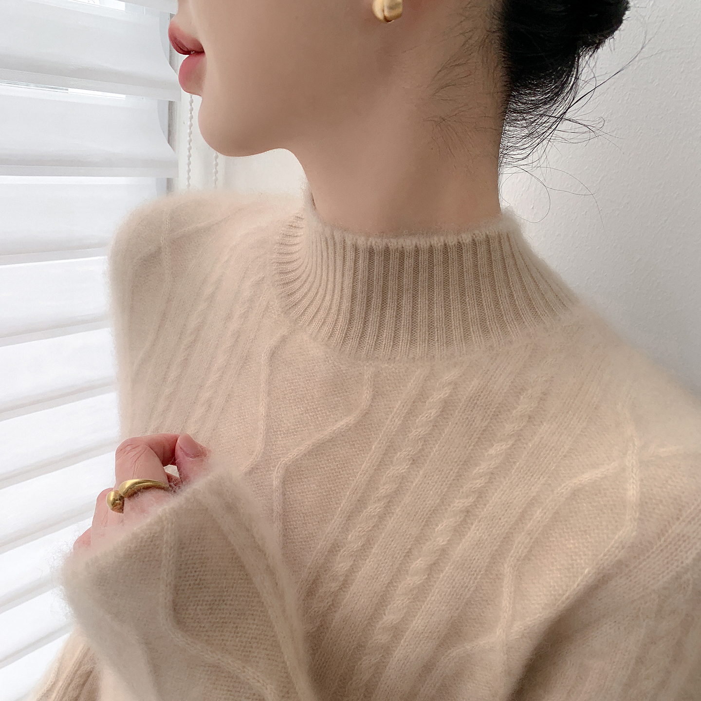 半高领加厚高级感山羊绒衫女毛衣