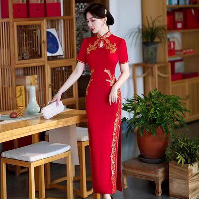 2024年新款秋冬外嫁女回娘家红色中式走秀旗袍长款妈妈修身演出服