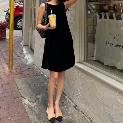 法式优雅亚麻一字领露背U领吊带连衣裙女黑色设计感夏季靠谱裙子