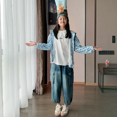 西西家儿童时尚豹纹拉链连帽外套