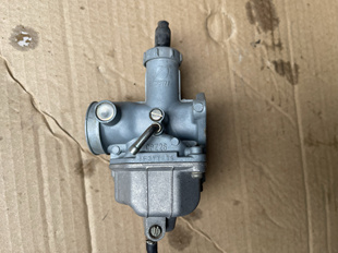 国二银豹125原装德利化油器