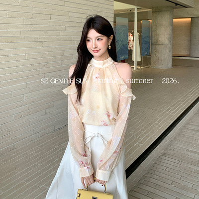 秀熙熙2026春季法式纯欲荷叶边露肩印花雪纺长袖衬衫女上衣89697