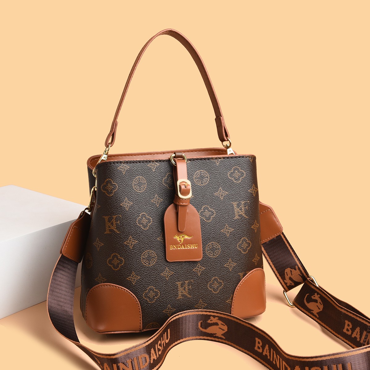 质感女包2025新款小众质感复古水桶包高级感百搭单肩包斜挎包包女