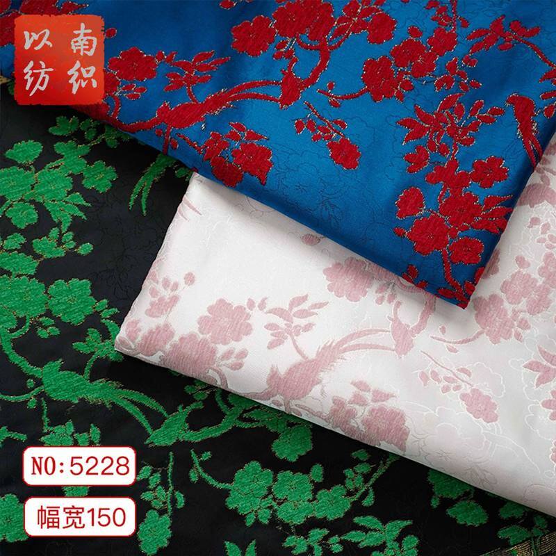 国风蝶恋花仿漳绒雪泥尔拜年服提花面料复古多色厚实礼服装饰布料