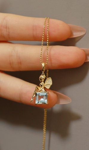 18K海蓝宝阿斯切精灵吊坠阿斯切造型海蓝宝，附证书