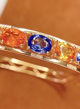 18k天然彩蓝宝手镯 总重：12.62克主石：9.88克拉 钻石：40颗