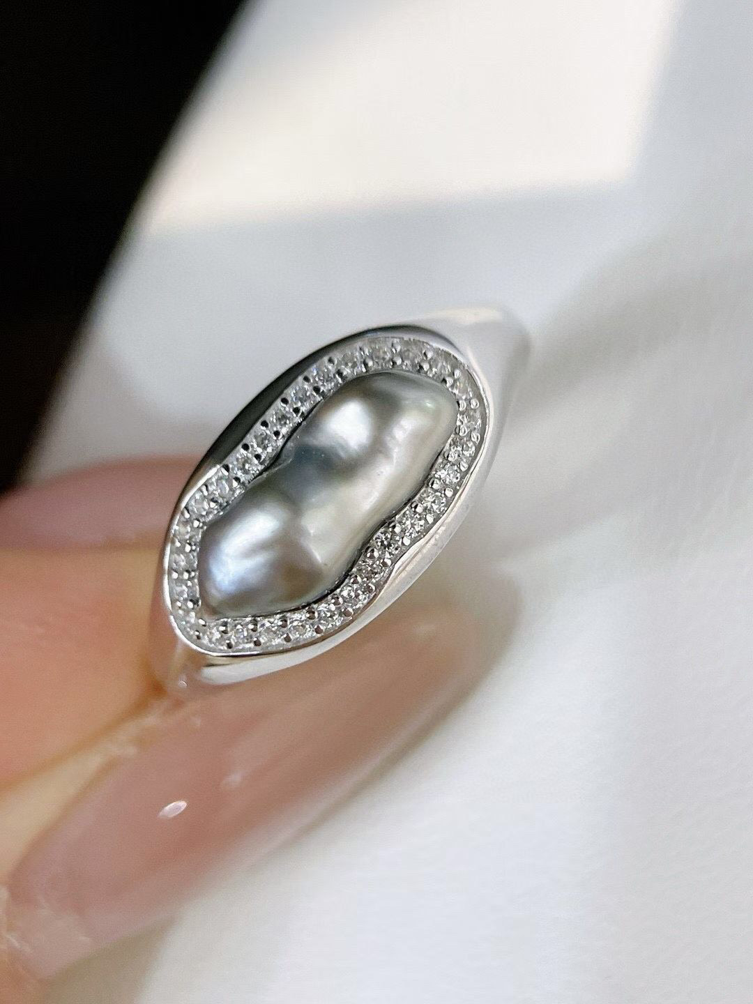 s925银无核Keshi大溪地戒指，颜色浓郁皮面光滑，附权威证书