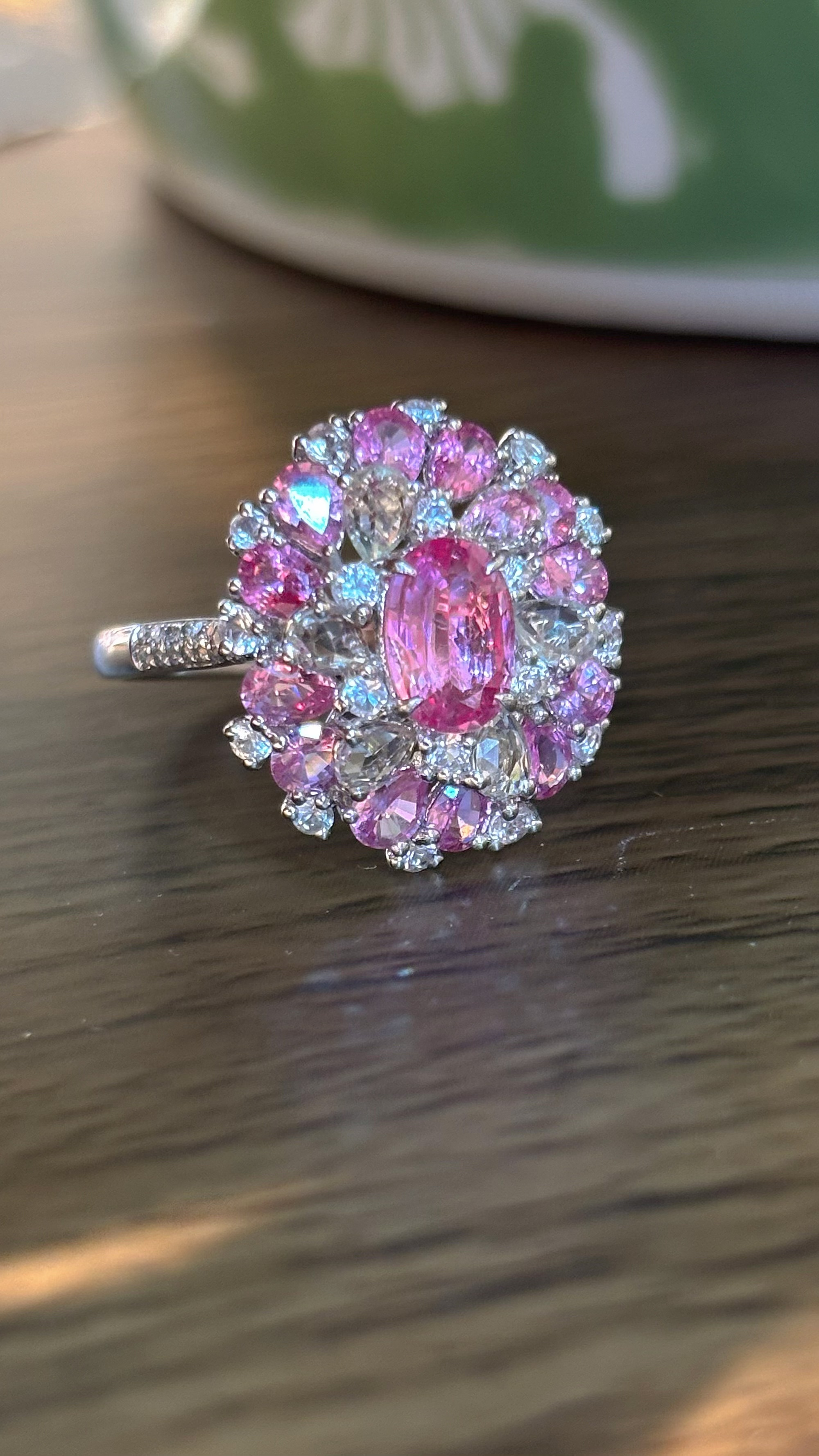 pt950铂金镶嵌钻石粉蓝宝石戒指，玻璃体主石2.02克拉