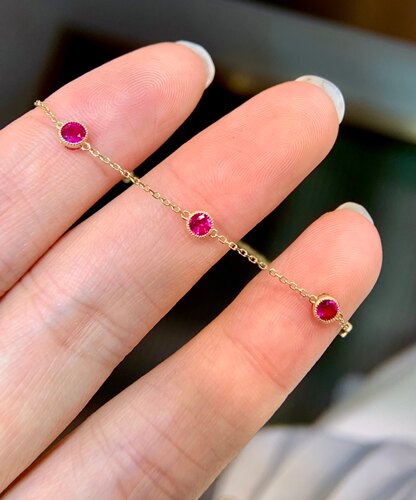 18k金镶红宝石手链，主石0.77ct 金重0.83g