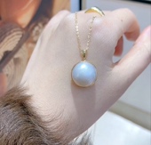 基本无瑕品质 18K金镶嵌14 15mm日本海水白马贝珍珠吊坠 配银链