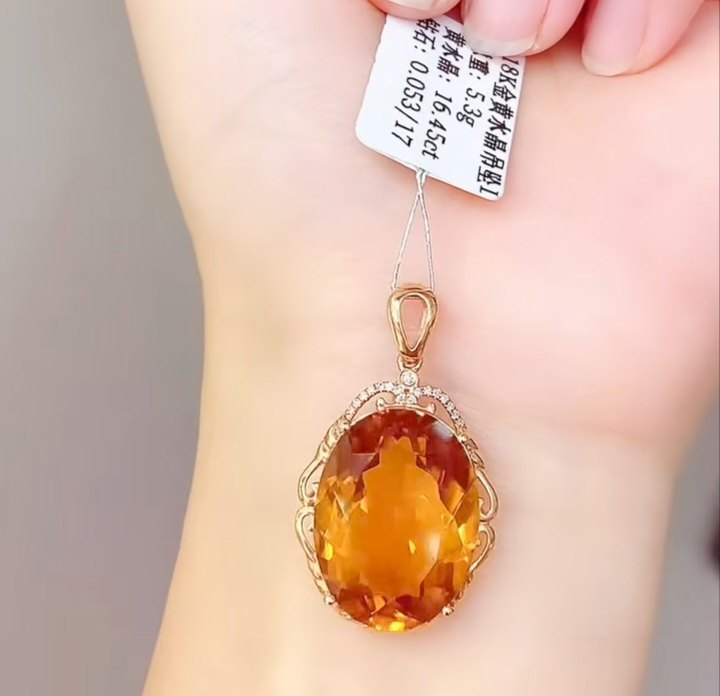 招财黄水晶吊坠18k金镶钻石总重5.3g主石16.45ct钻石0.053/17颗,珠宝/钻石/翡翠,颈饰,淘宝优惠券,粉丝福利购,淘宝优惠卷