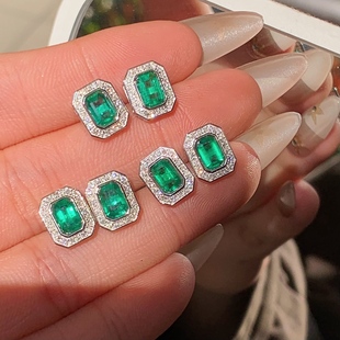 22钻石 微油 附大证 赞比亚产地 1.06克拉天然祖母绿耳环