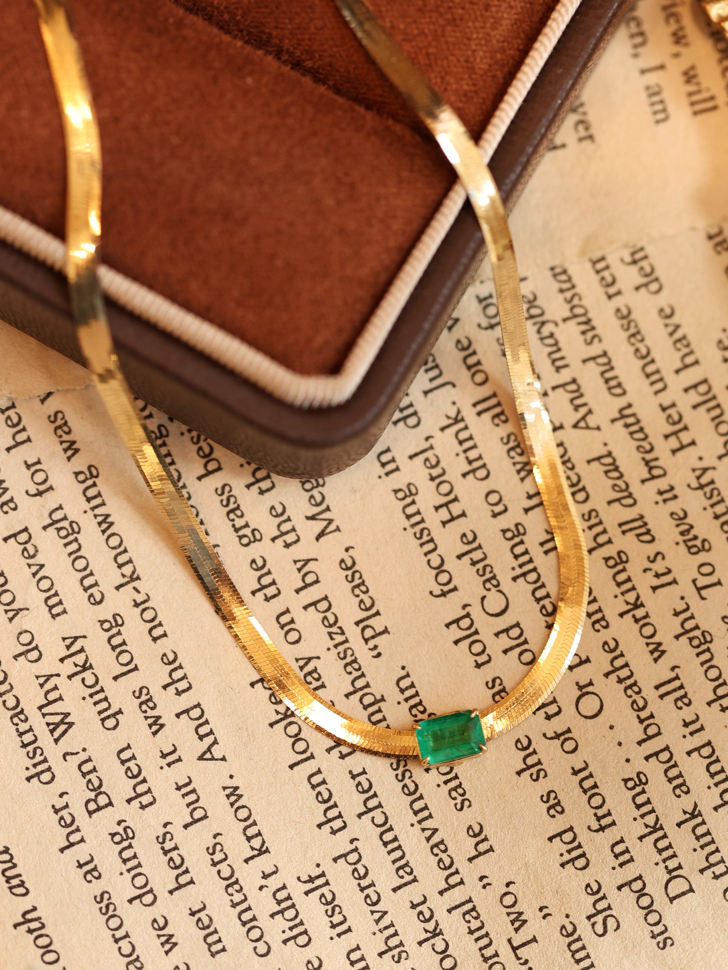 18k金配48分万能扣天然祖母绿项链， 微油 搭配进口蛇骨链35+7cm