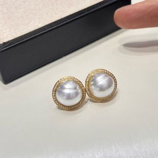 18K钻石镶10-11mm海水澳白马贝耳钉