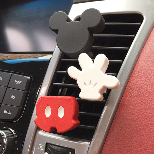 车载香水香薰汽车空调车内装饰