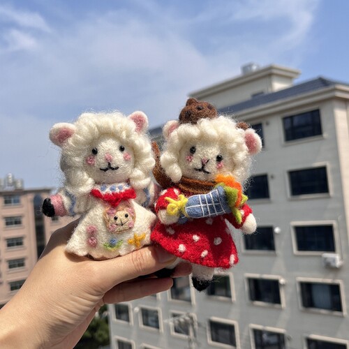 尼泊尔手工羊毛毡小羊挂件钥匙扣