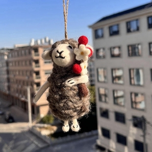 尼泊尔进口手工绵羊挂件新年送花小羊包包挂饰羊毛毡车挂礼品情侣