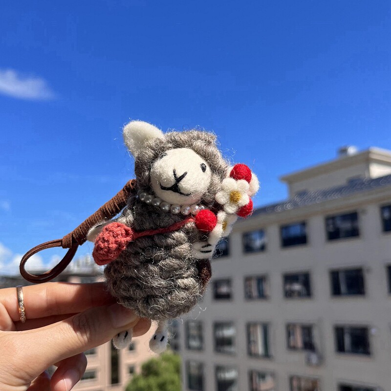 抱花小羊挂件羊毛毡背包绵羊车挂件女学生包挂尼泊尔进口手工礼物