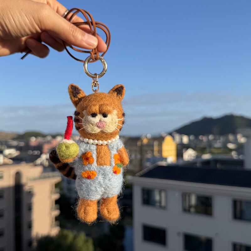 重工可爱胖橘猫包挂大号棕色卡通羊毛毡挂件猫咪车挂手工玩偶吊坠
