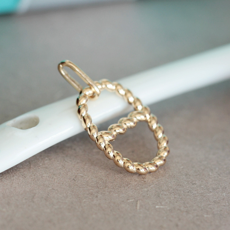 订货韩国纯14k金拧麻花日字吊坠 素金猪鼻挂坠反正面一样质感简约