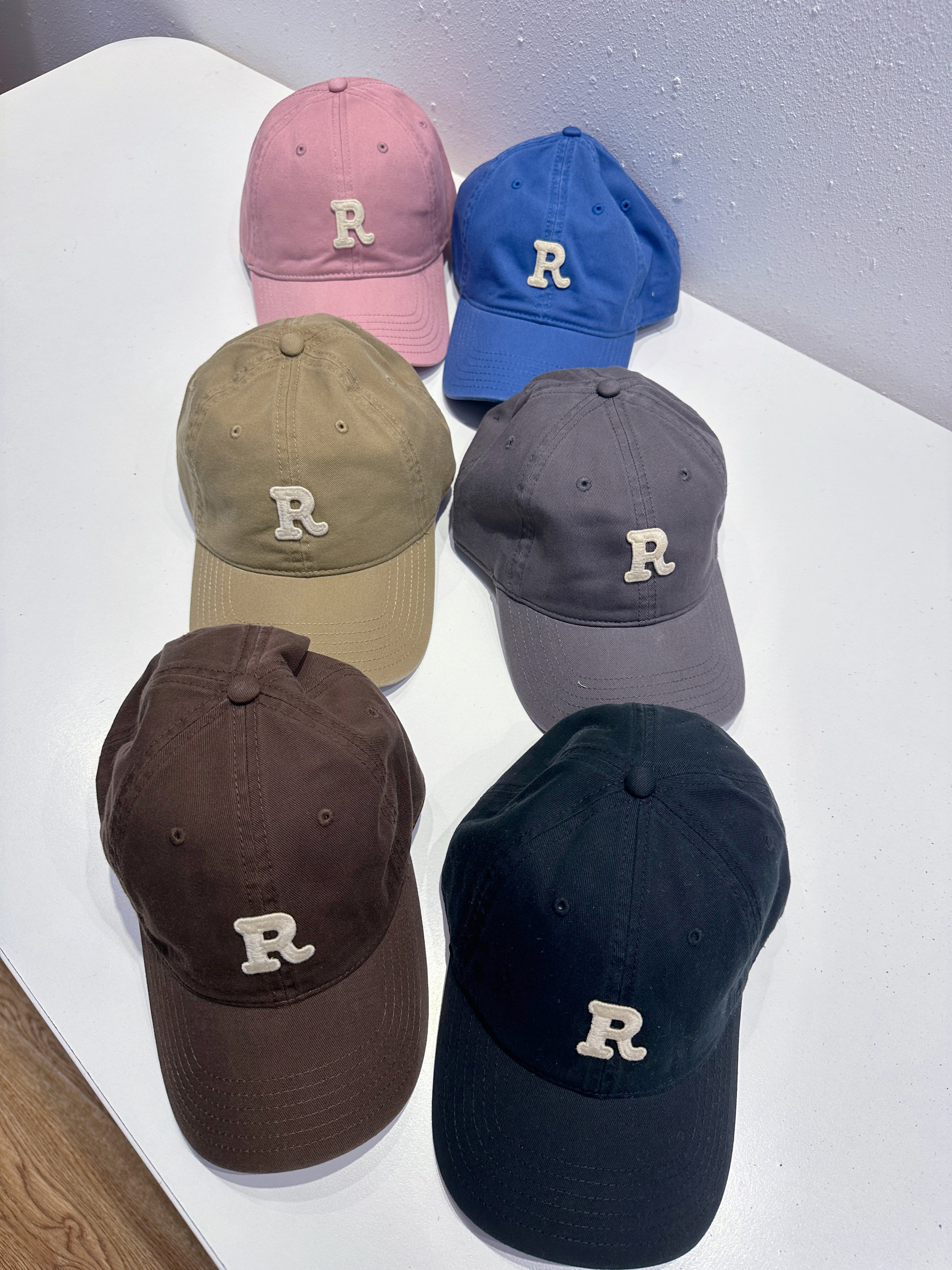 韩国潮牌帽子韩版纯棉字母R棒球帽情侣弯檐运动帽休闲百搭鸭舌帽