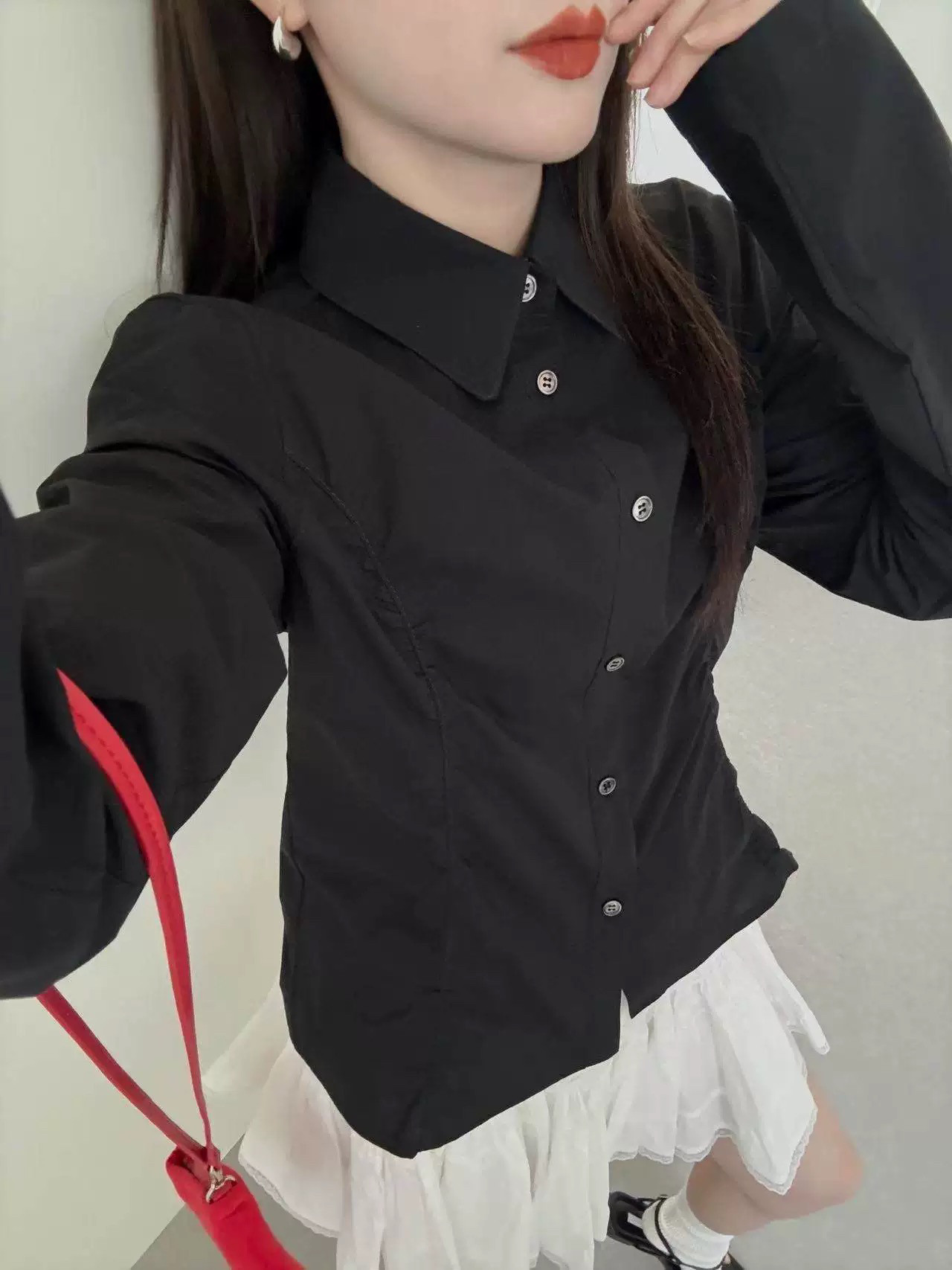 现韩国东大门韩国mohhe女2025春款洋气翻领系扣修身收腰长袖衬衫