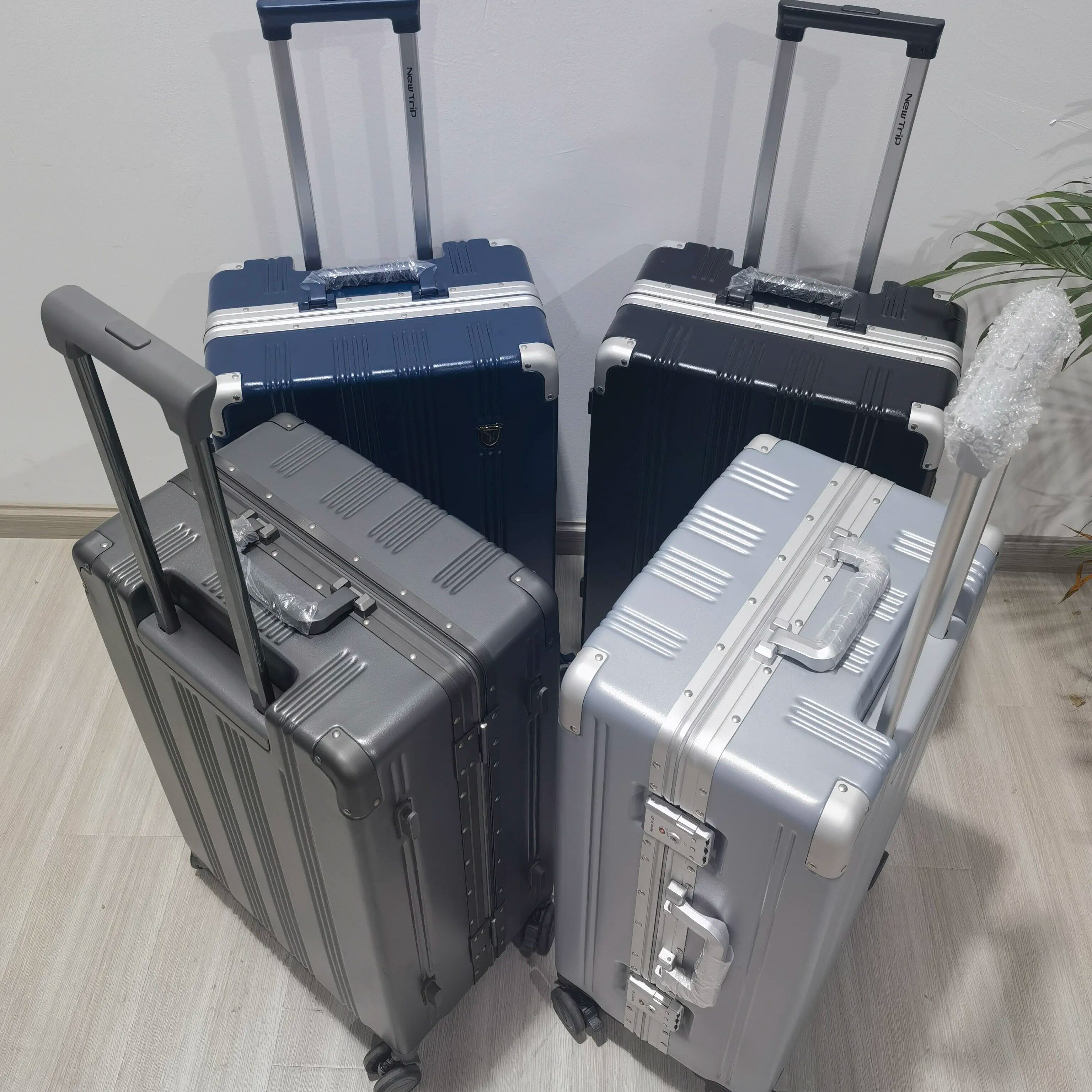 外贸出口旅行箱PC静音减震刹车轮