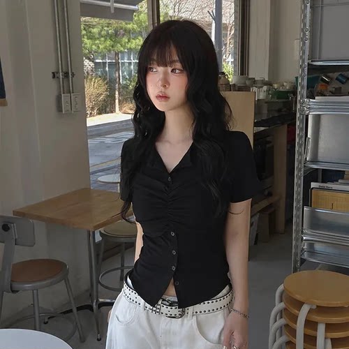 夏日小记 纽扣V领褶皱修身短袖T恤 甜酷辣妹风收腰显瘦百搭上衣