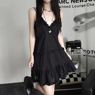 夏日小记 芭蕾风荷叶边吊带连衣裙 A字裙辣妹高腰显瘦短裙小黑裙