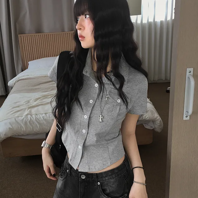 夏日小记 双口袋纽扣翻领短袖衬衫 甜酷辣妹显瘦百搭修身短款上衣