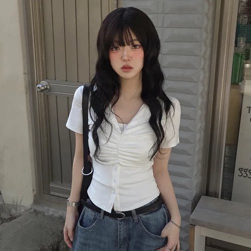 夏日小记 纽扣V领褶皱修身短袖T恤 甜酷辣妹风收腰显瘦百搭上衣