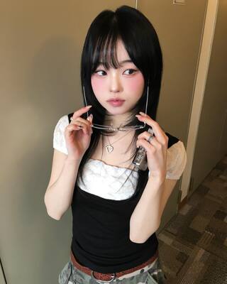 甜酷小方领 蕾丝泡泡袖拼接短袖T恤 纯欲风辣妹修身黑色短款上衣